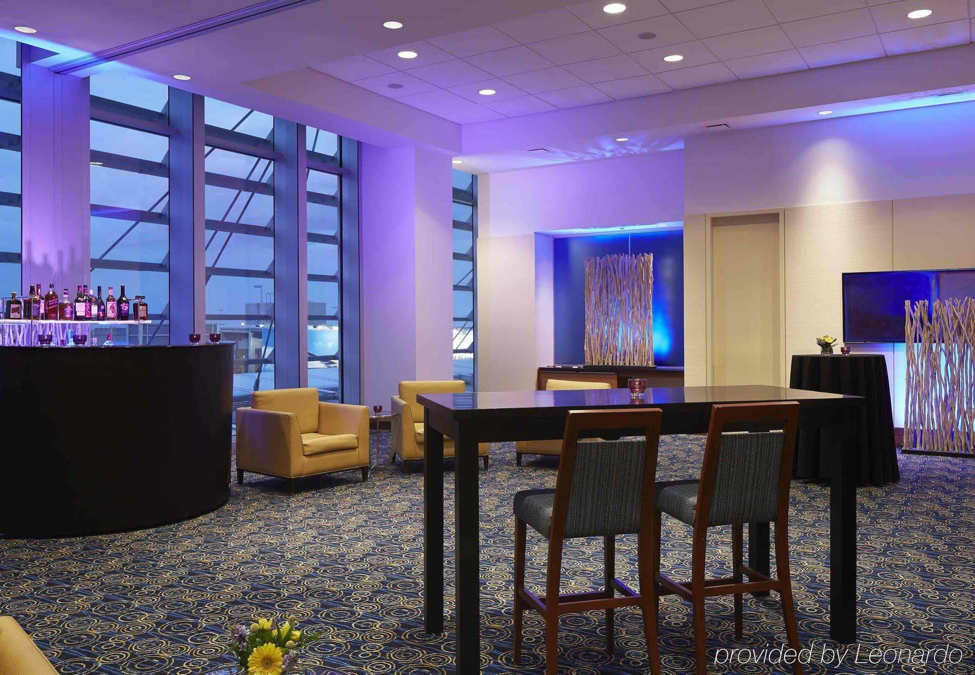 Marriott Montreal Airport In-Terminal Hotel Dorval Esterno foto